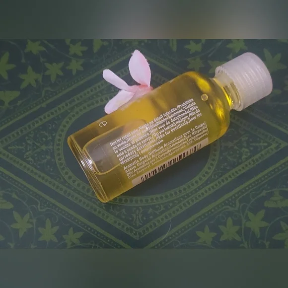 Aveda Beautifying Composition Oil Uplifting Aromatic Oil for Body, Bath, & Scalp - Picture 3 of 6